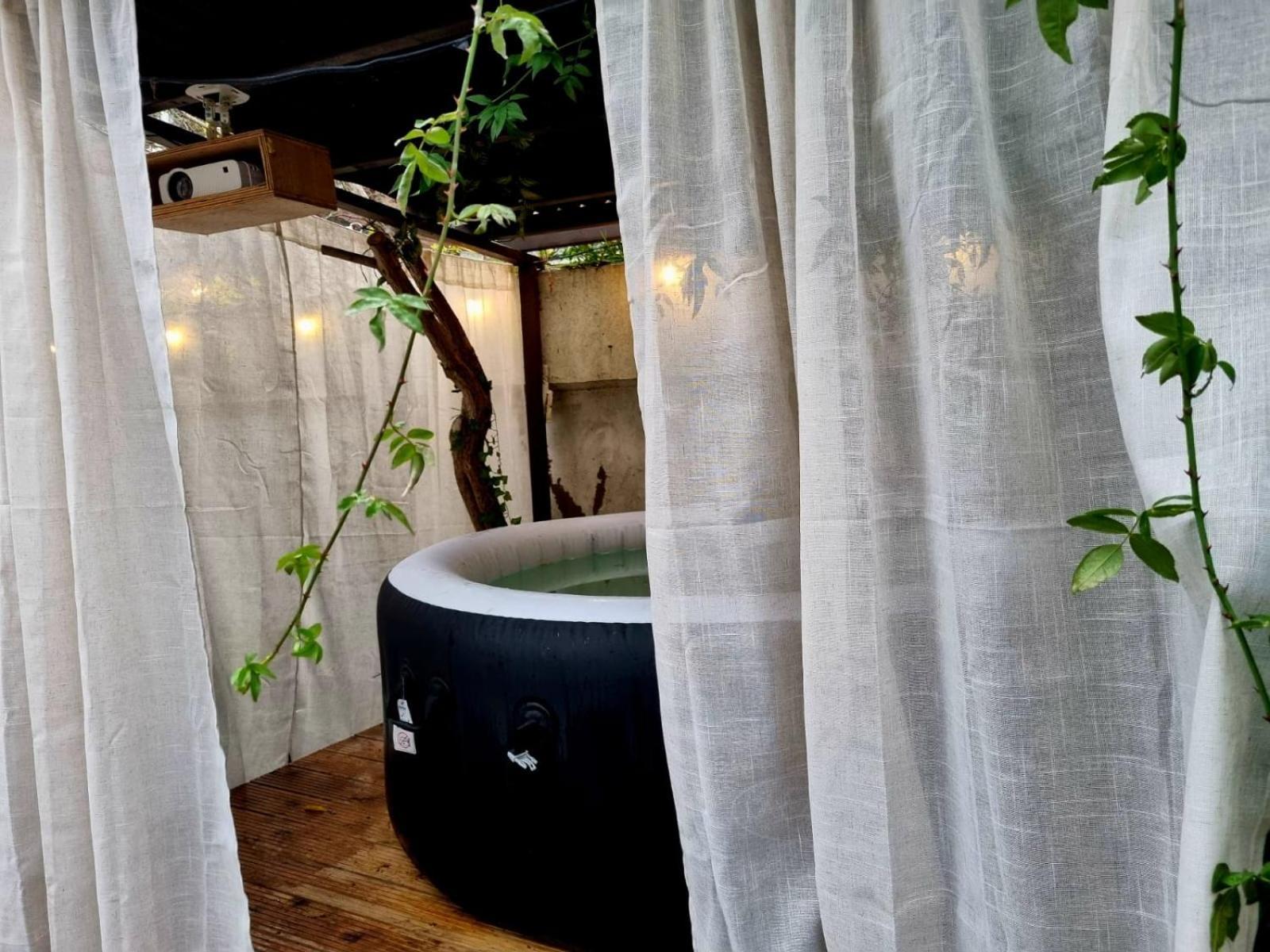 Double Room W/Projector & Garden Hot Tub London Exterior photo